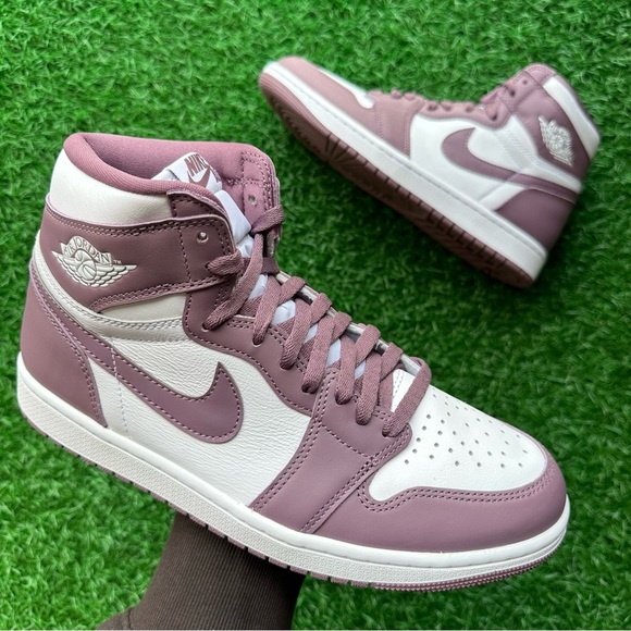 Nike Air Jordan 1 Retro High Og DZ5485105 White / Sky J Mauve - Picture 7 of 10